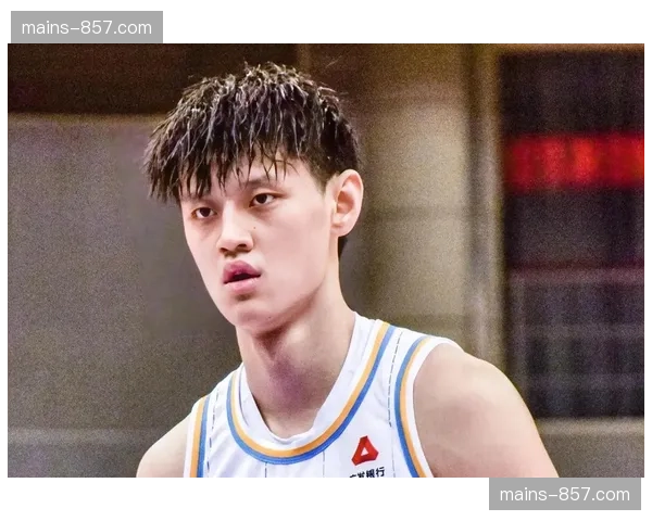 曾凡博膝关节康复进度滞后 复出时间表仍无明确预期